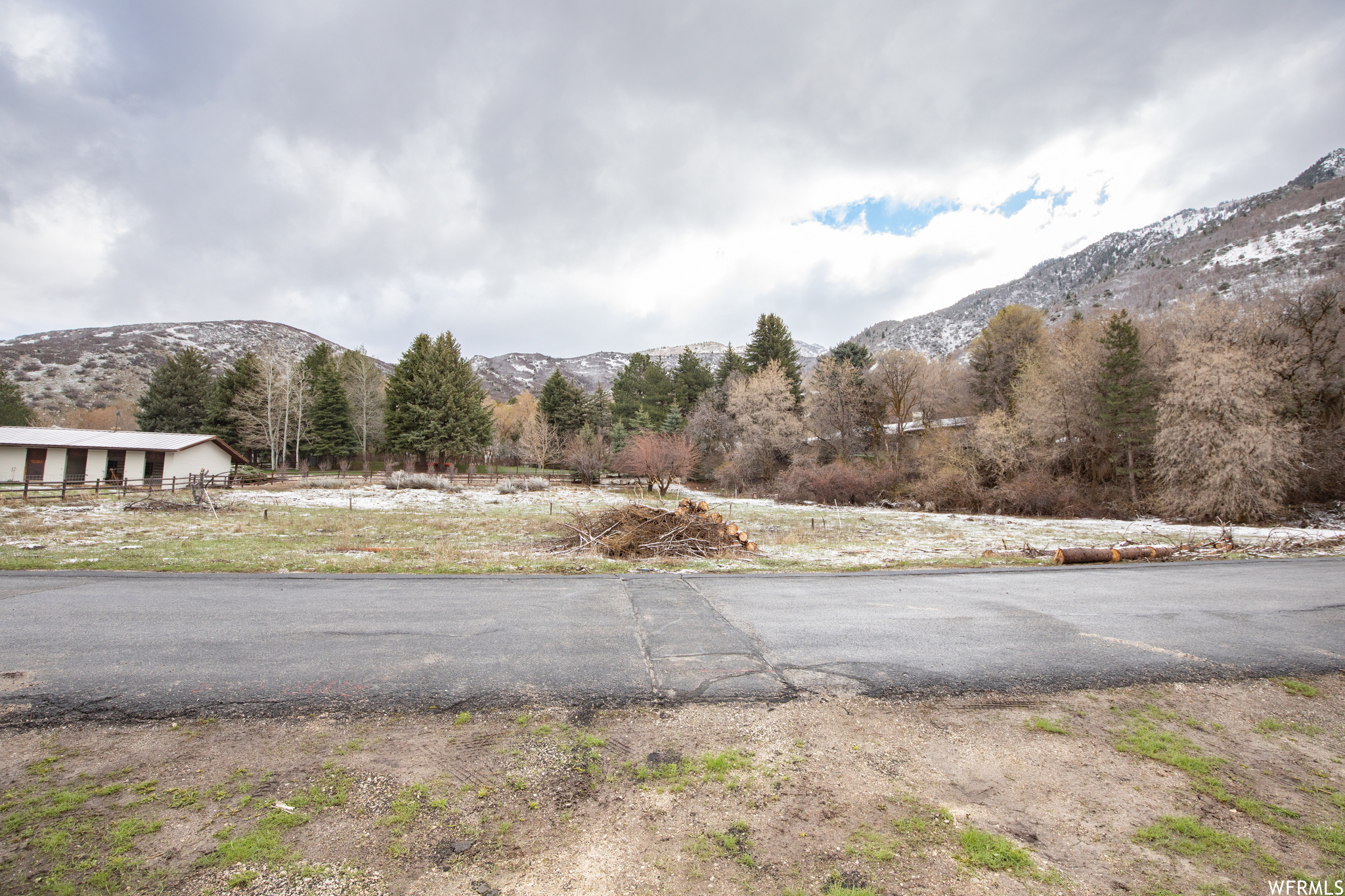 3303 E Lone Springs Cv #2, Sandy, Utah image 2