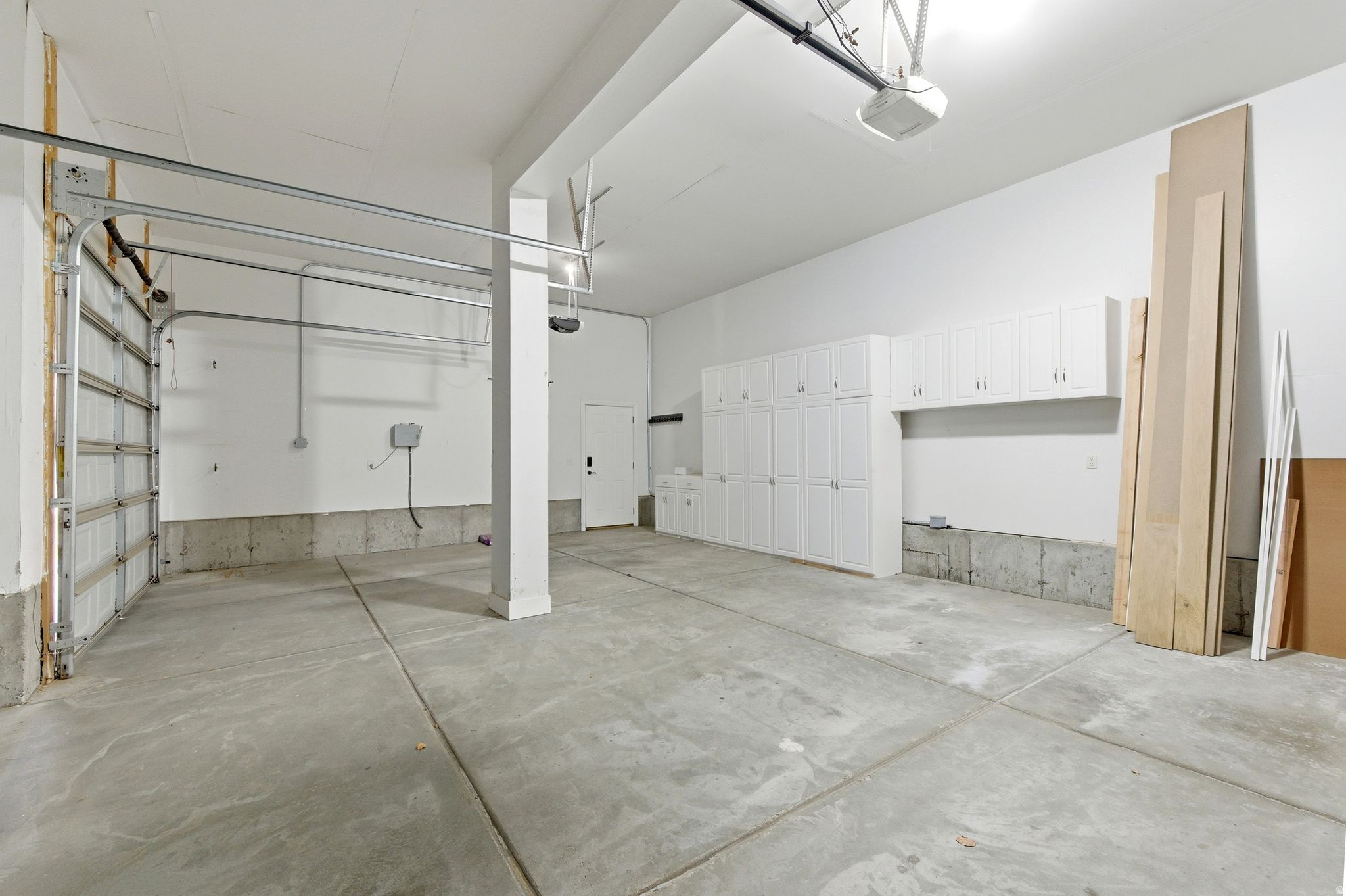 EAGLEPOINTE ESTATES - Residential