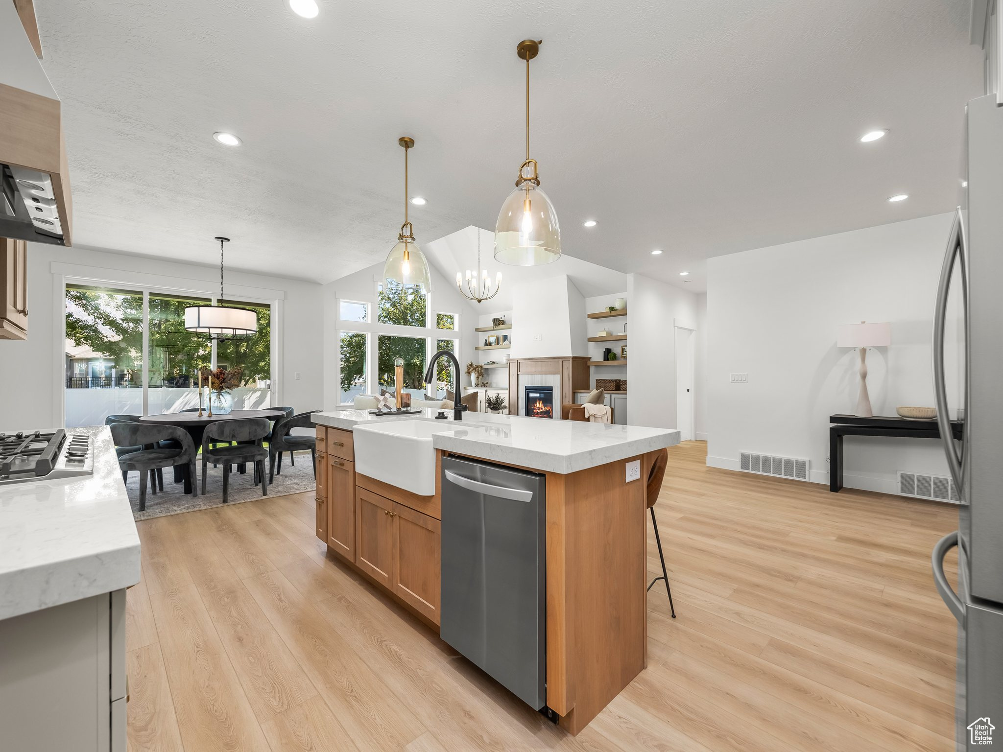 LAKEVIEW HILLS - Residential