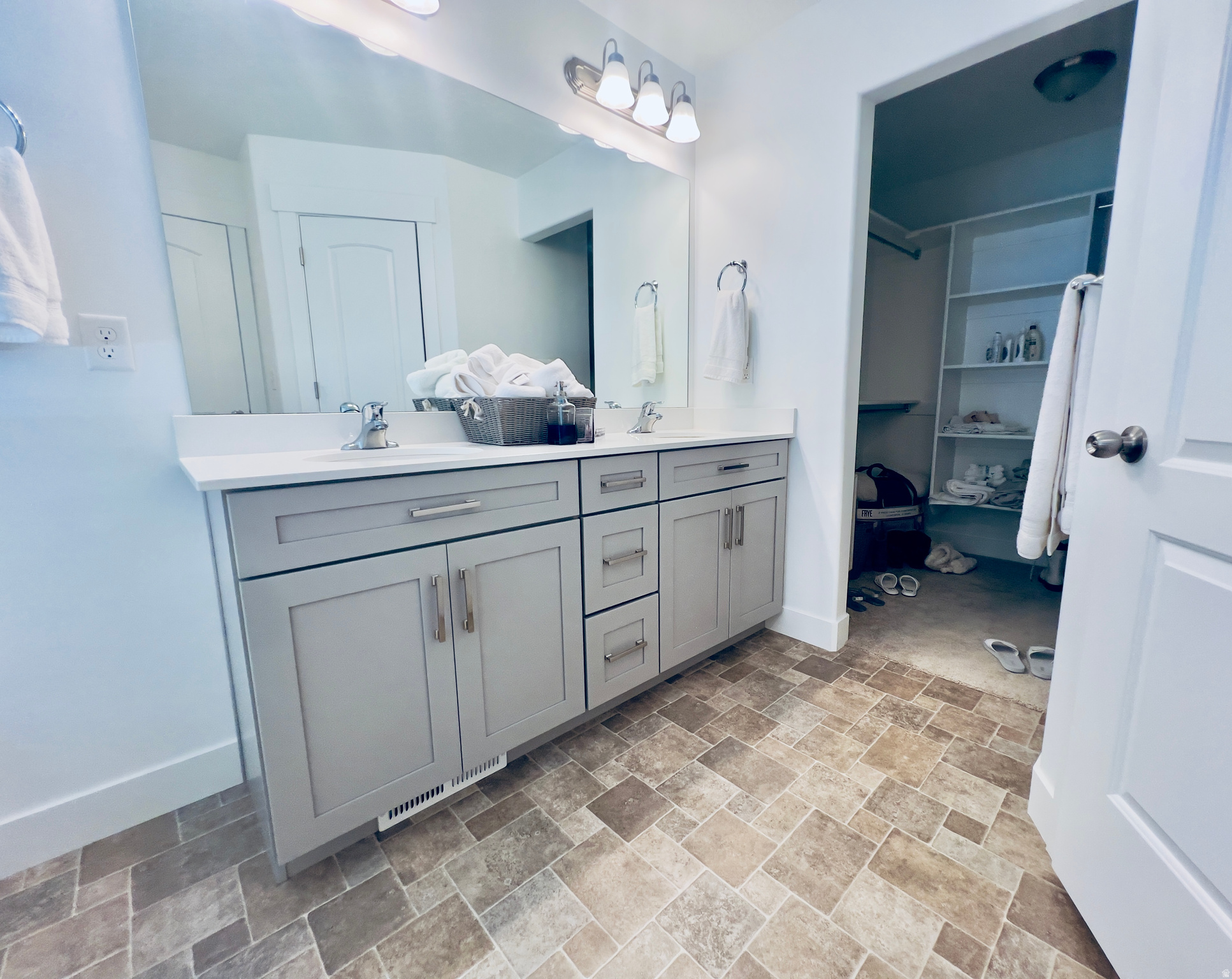 BRANDON PARK - Residential