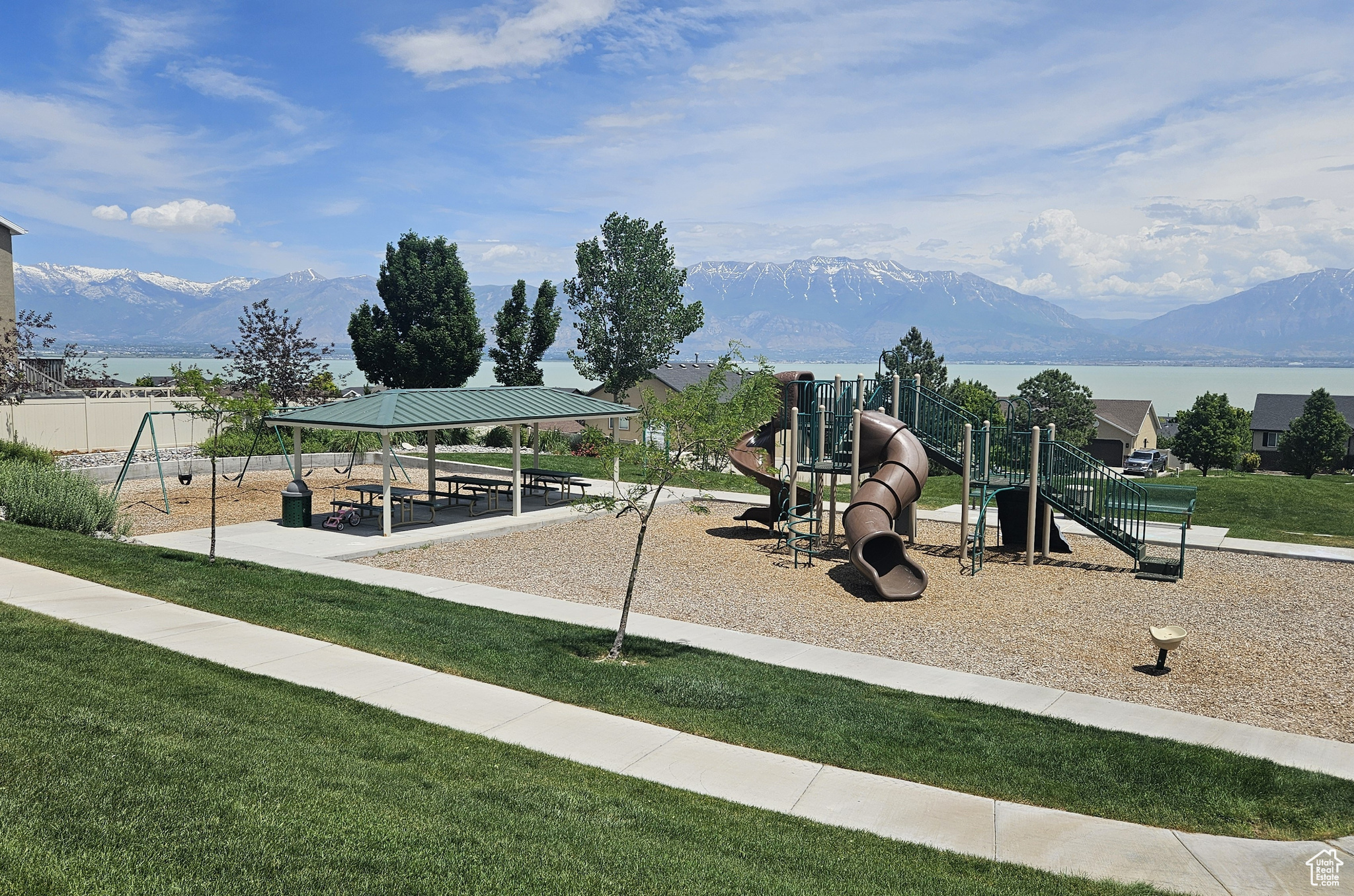 THE VILLAGE OF HAWKS RANCH - Residential