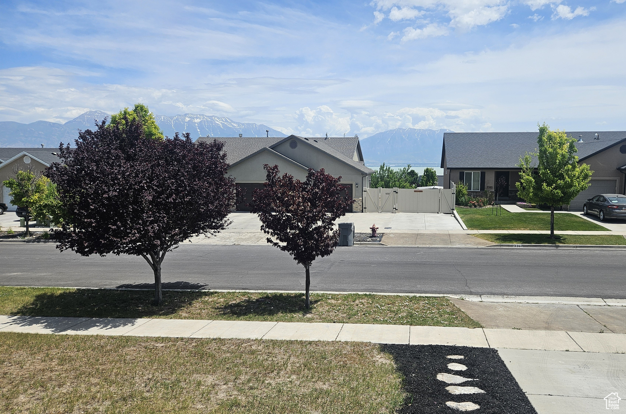 THE VILLAGE OF HAWKS RANCH - Residential