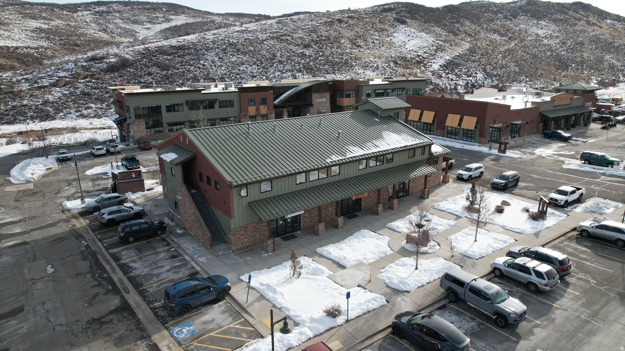 SUMMIT CENTER COMMERCE PARK SUBDIVISION - Commercial Lease