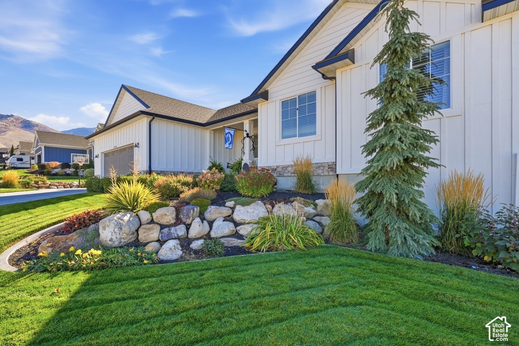 Photo of 1058 E 300 S, Smithfield, UT 84335 (MLS # 2191778)