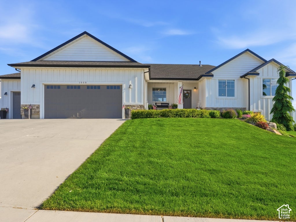 Photo of 1058 E 300 S, Smithfield, UT 84335 (MLS # 2191778)