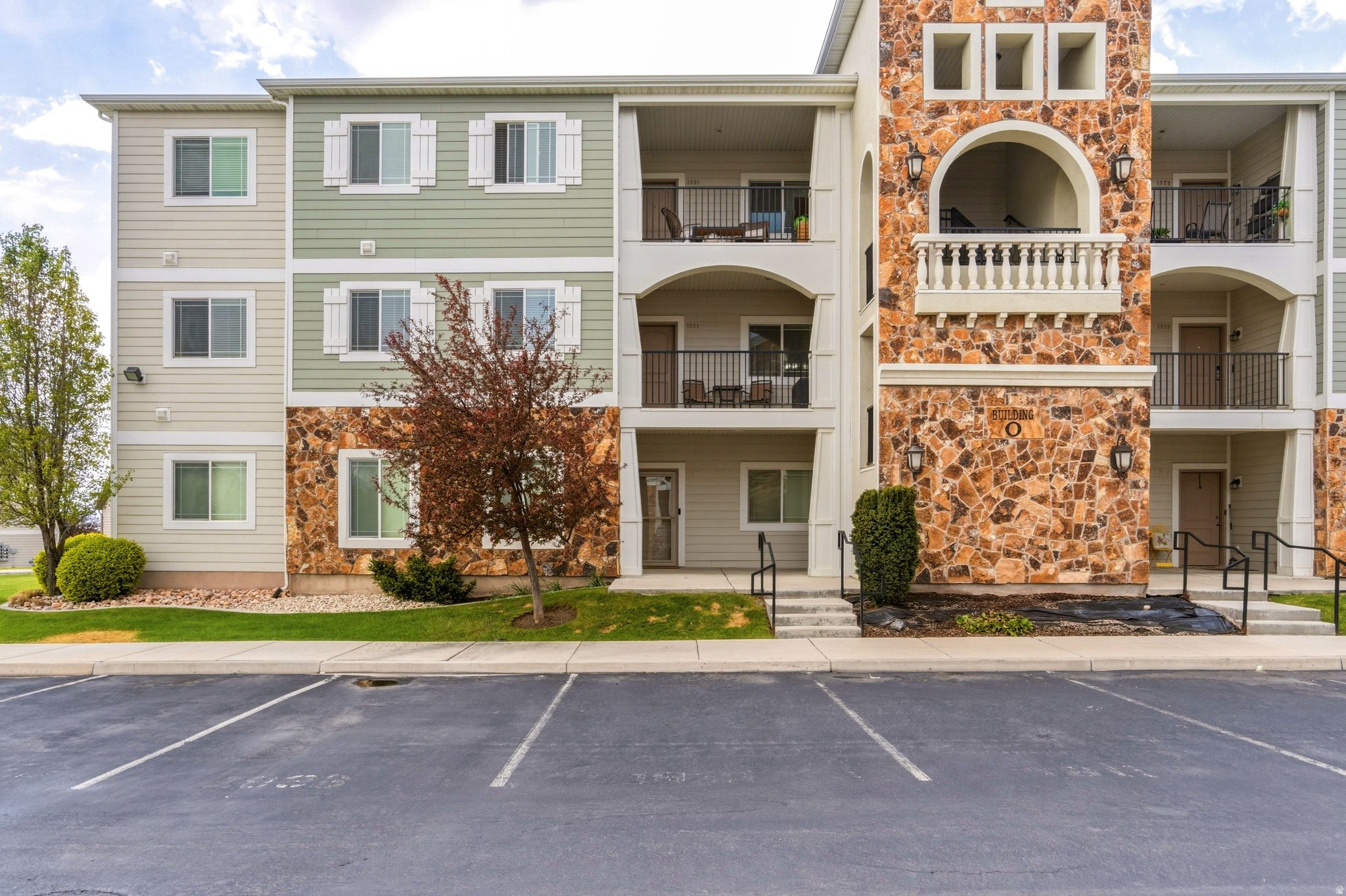 HILLCREST CONDO - Residential