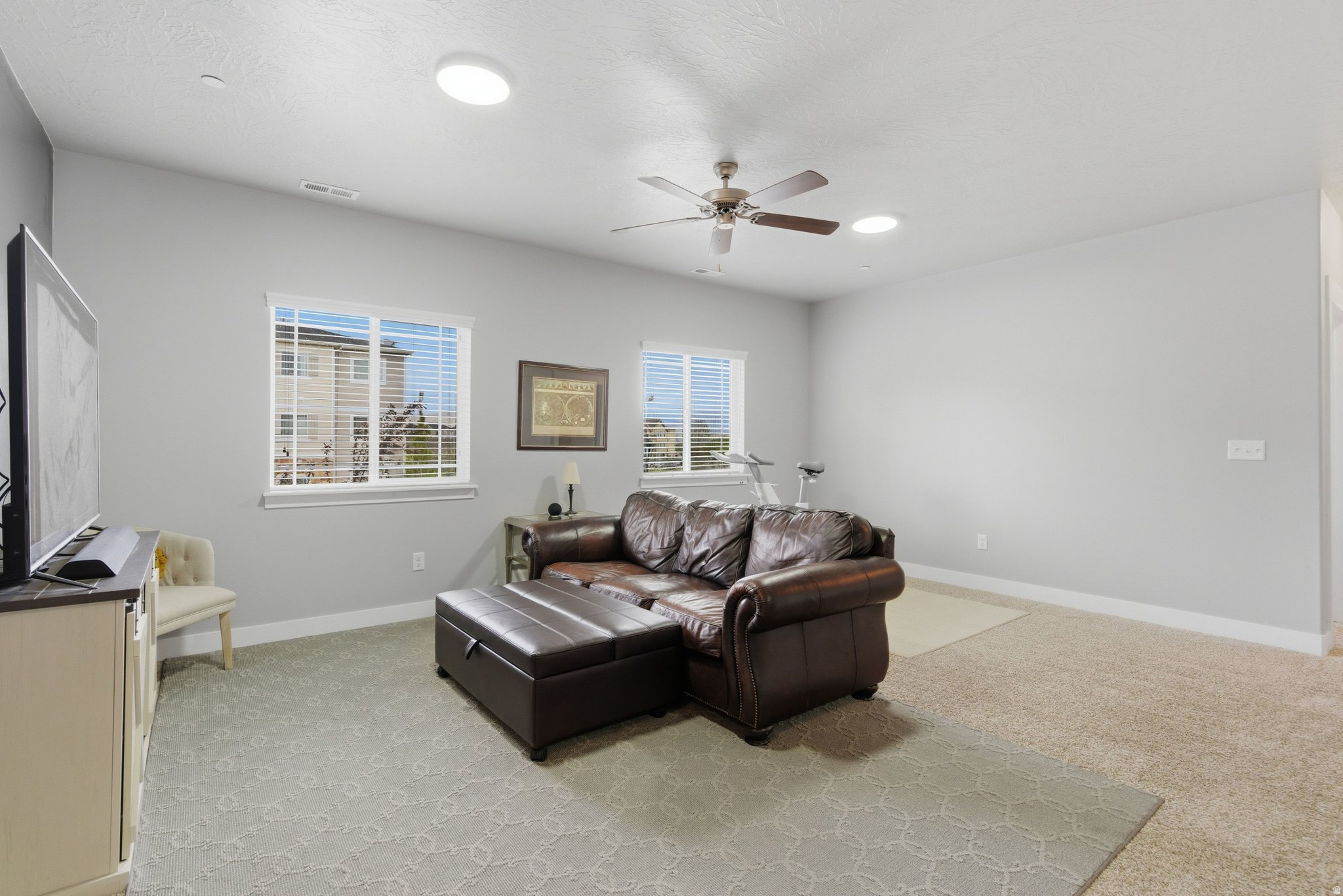 HILLCREST CONDO - Residential