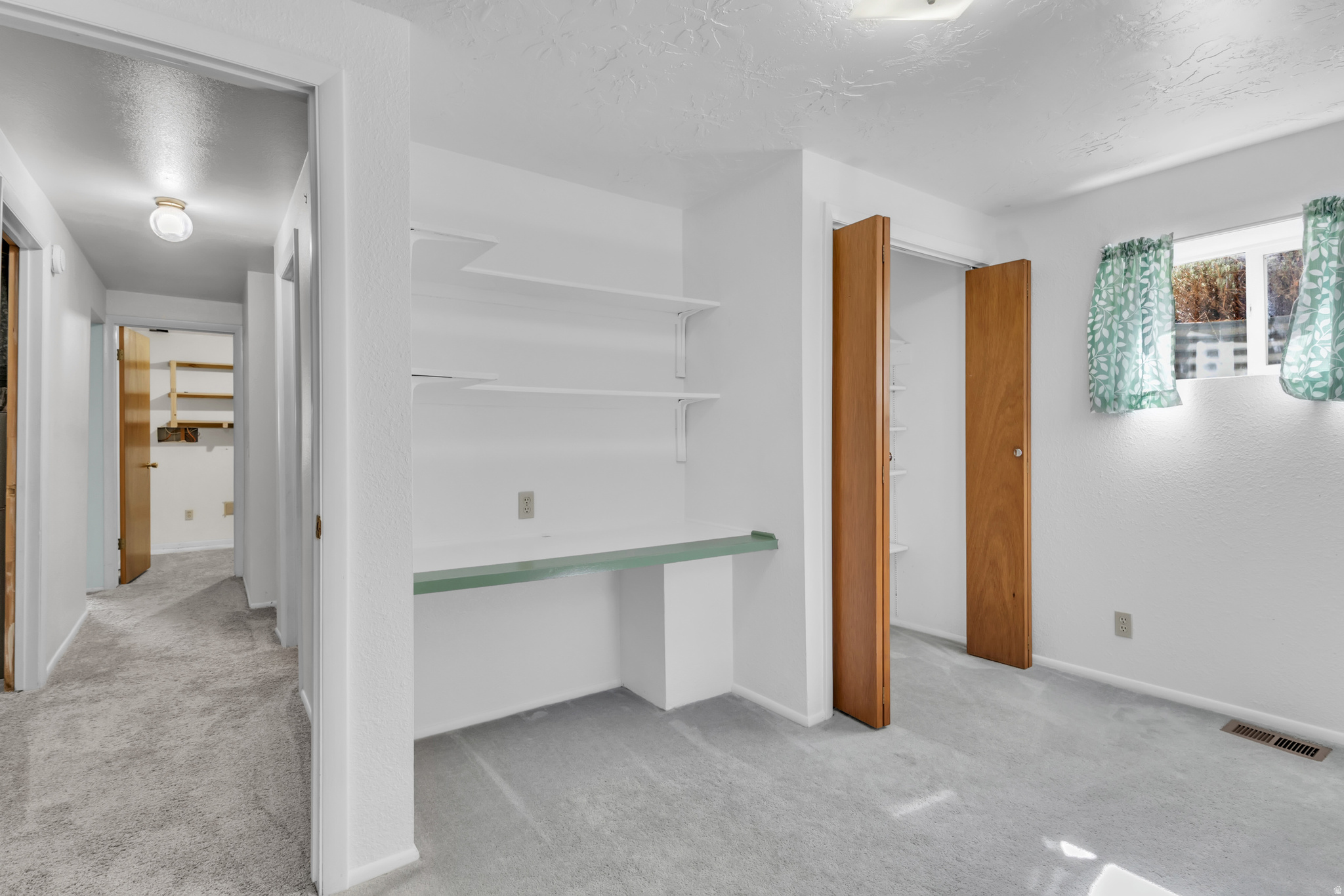 SALEM HILLS - Residential