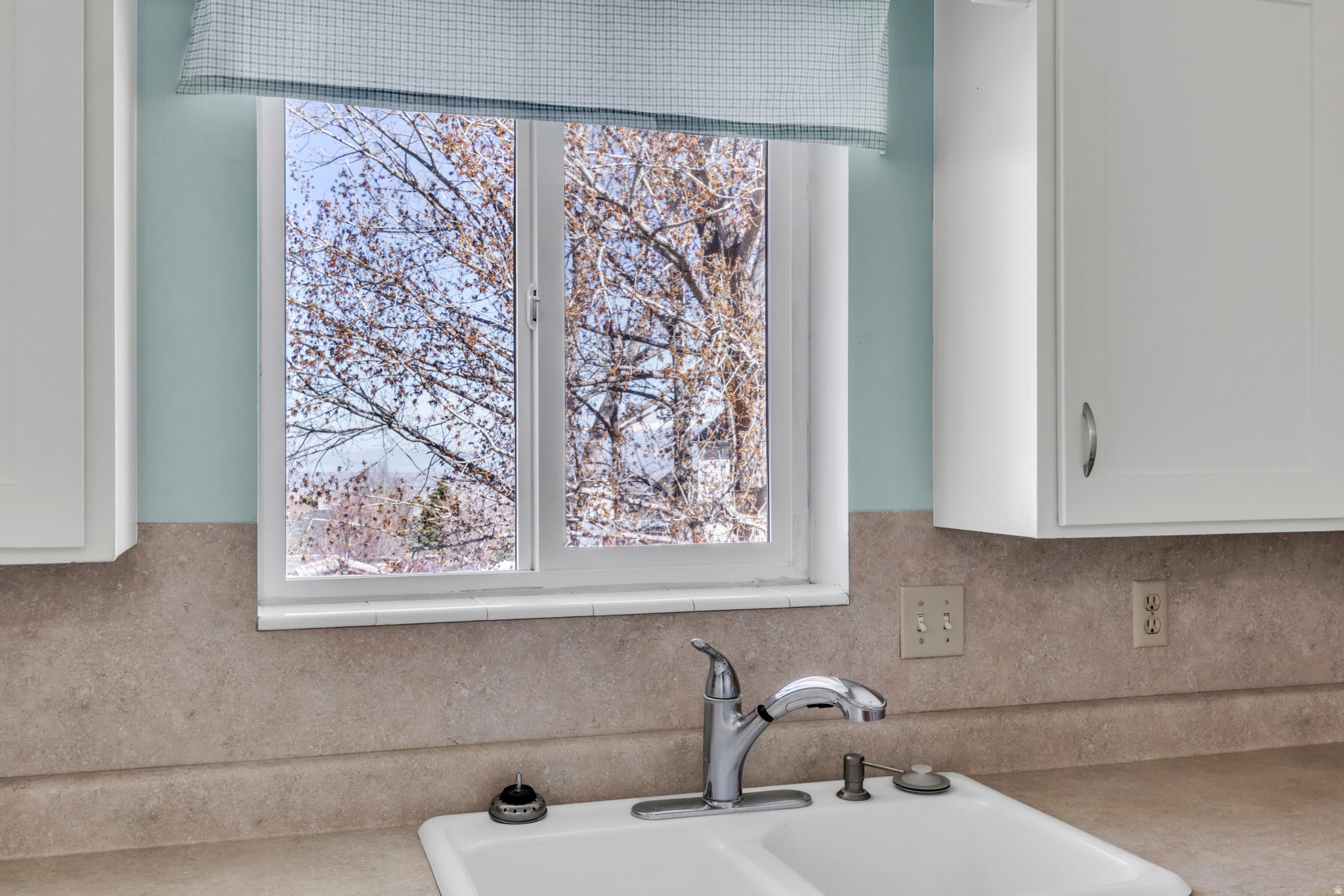 SALEM HILLS - Residential