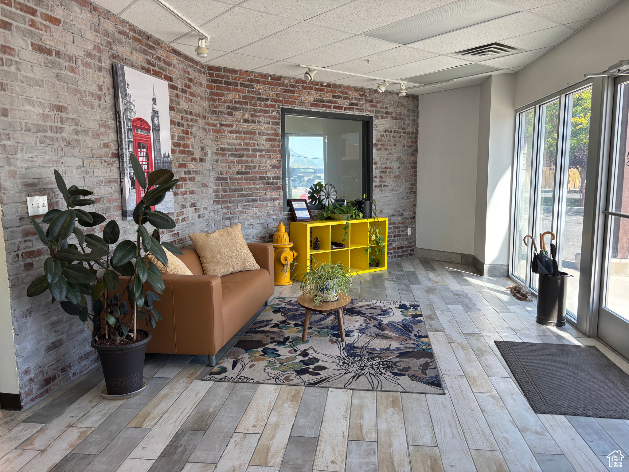 MAIN STREET CONDOMINIUM PROJECT - Commercial Lease