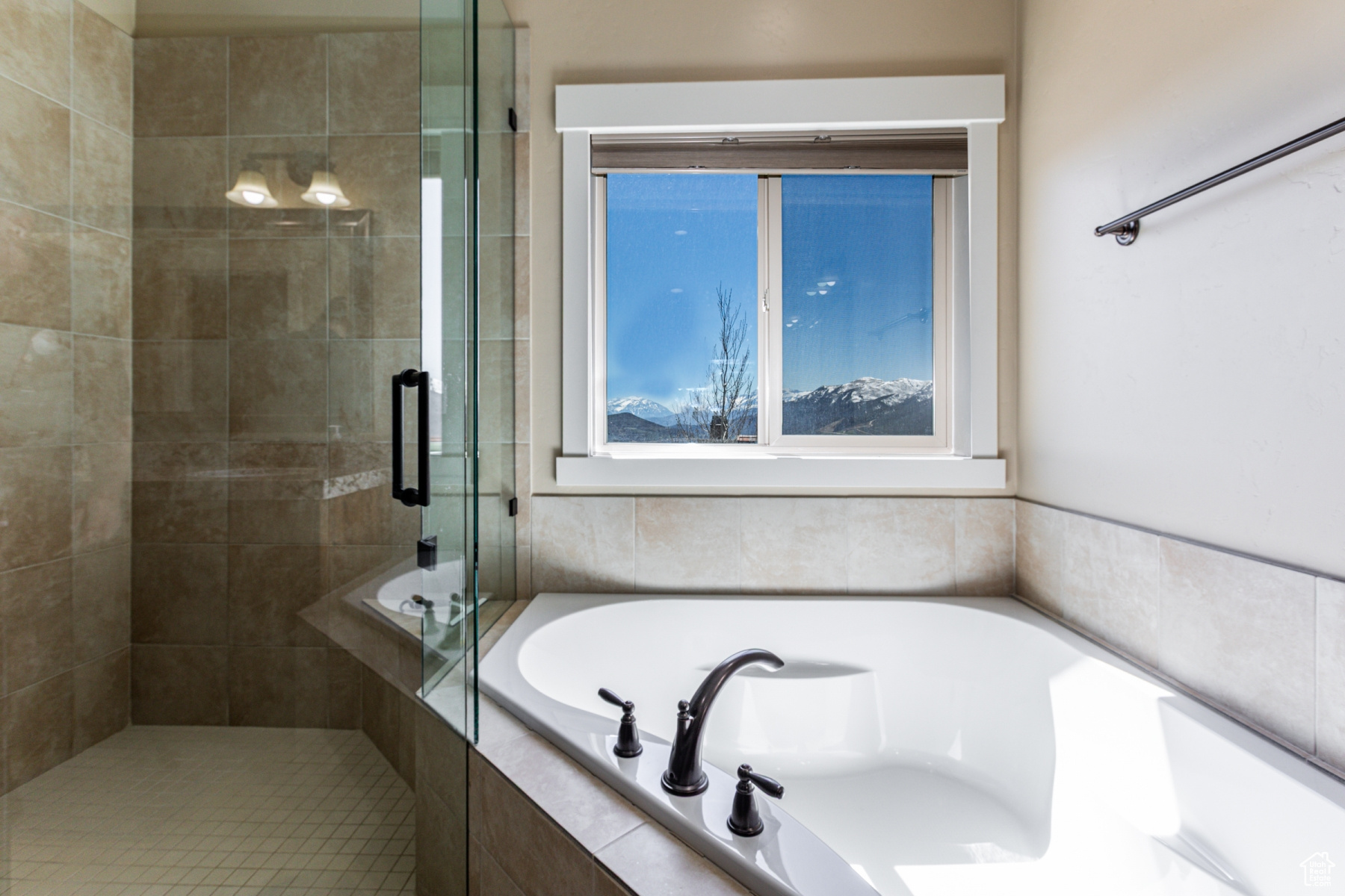 RUSTLER - Residential Lease