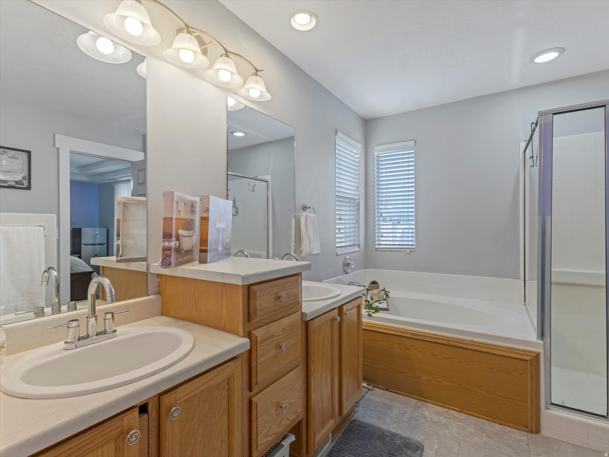 WESTERN SPRINGS - Residential