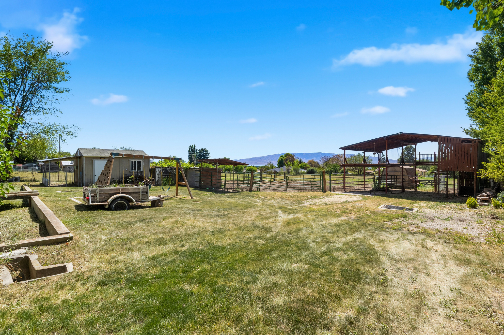 SUMNER ACRES - Residential