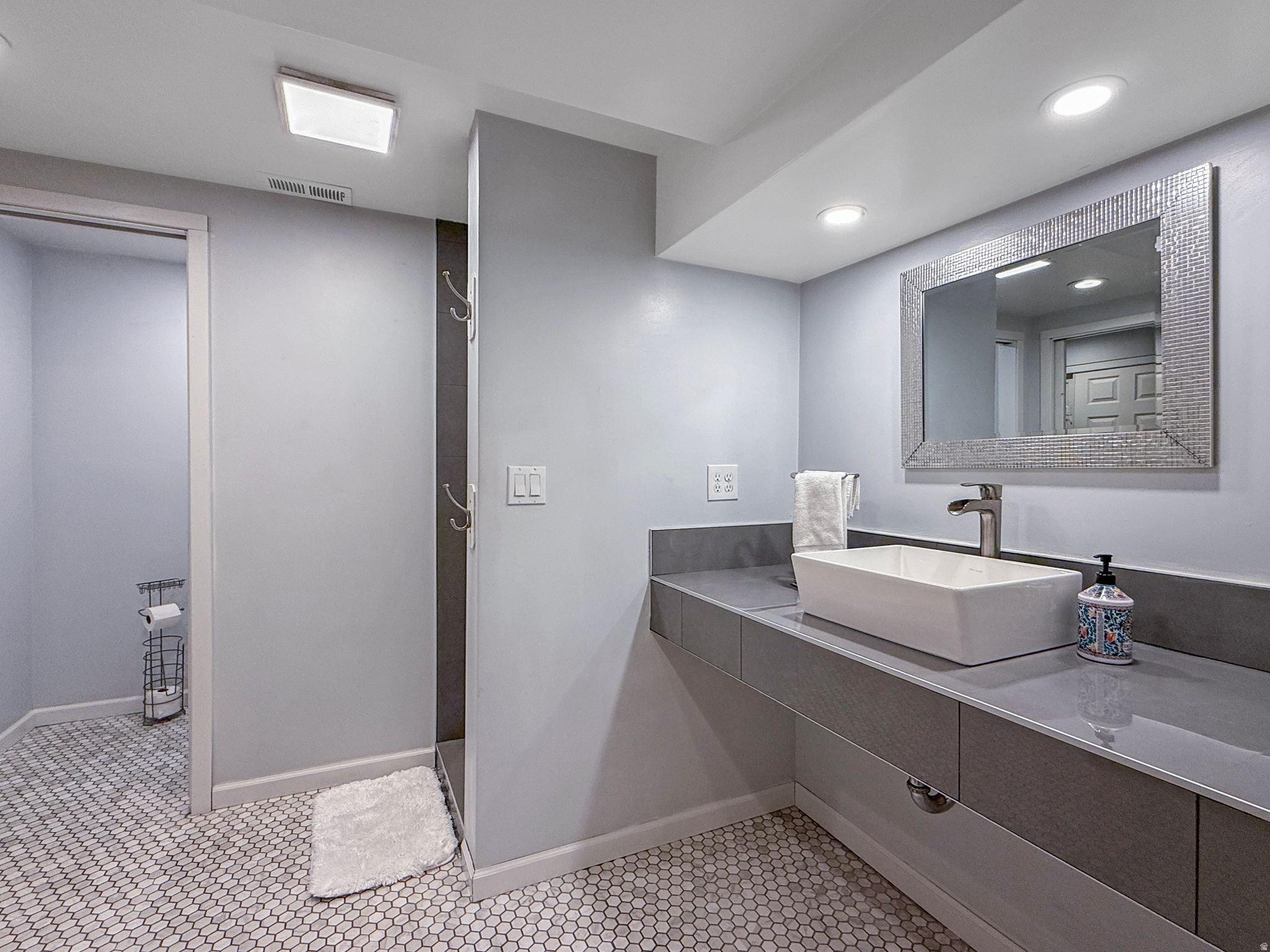 NORTH HAMPTON - Residential
