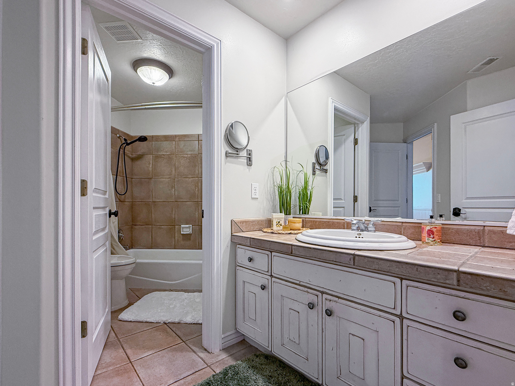 NORTH HAMPTON - Residential