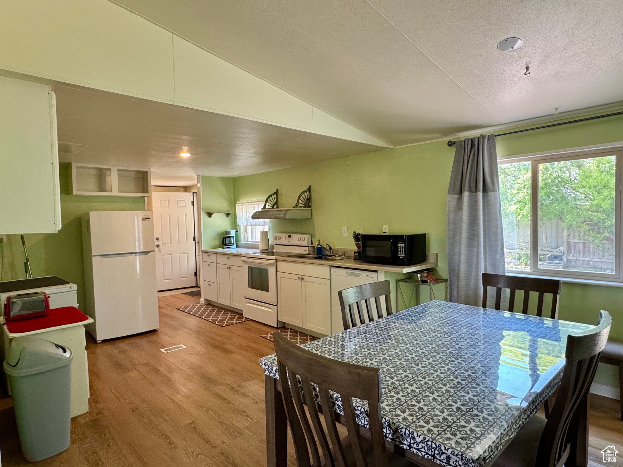 DELTA ESTATES - Residential