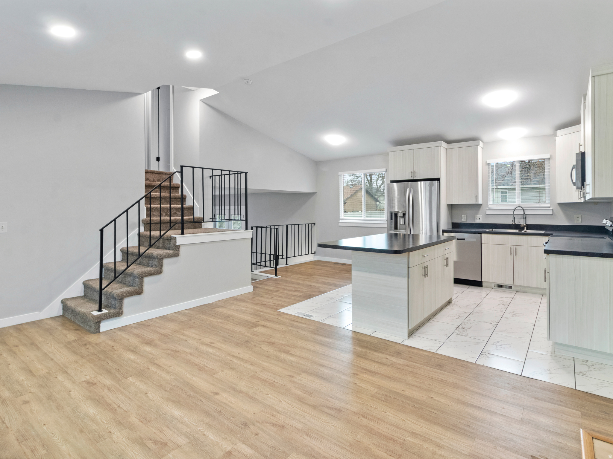 MISTY HILLS - Residential