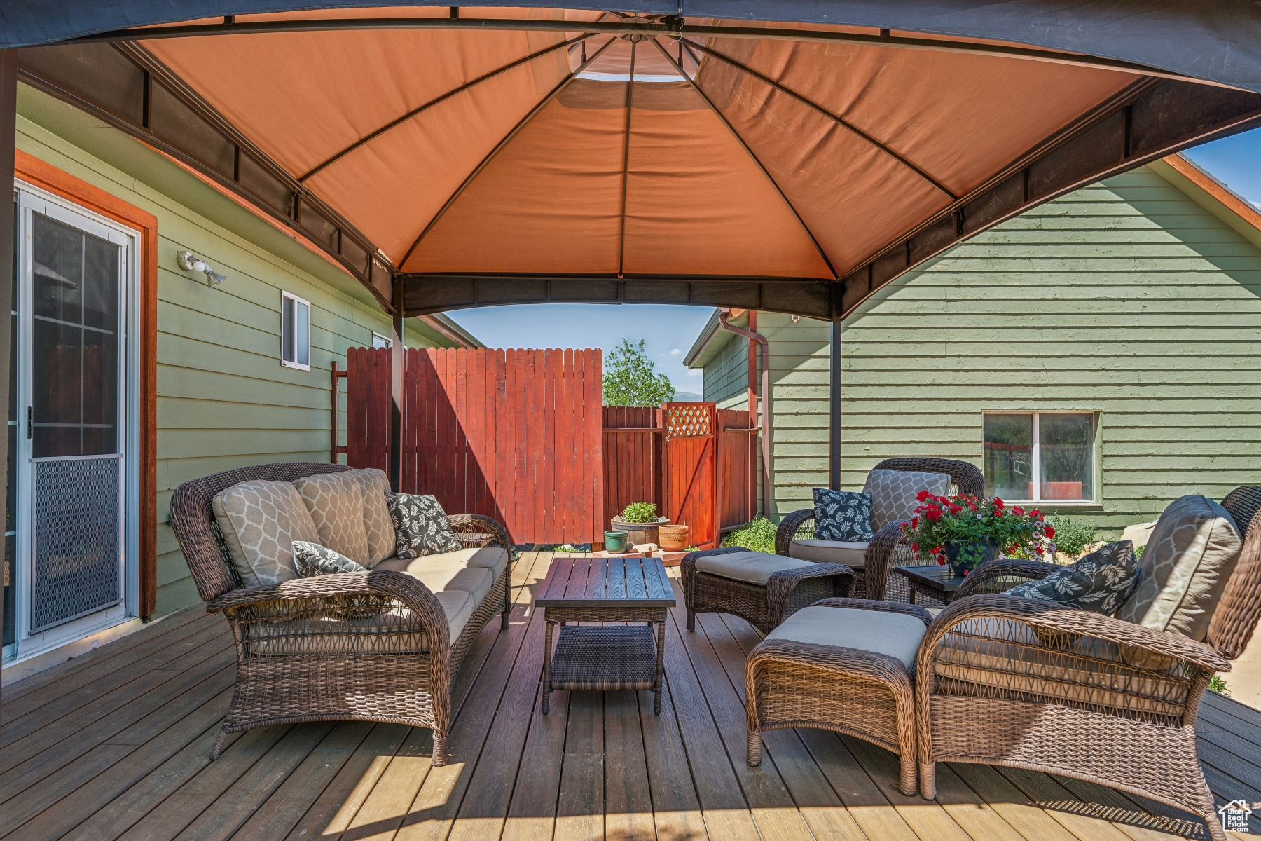 HIGHLAND ESTATES - Residential