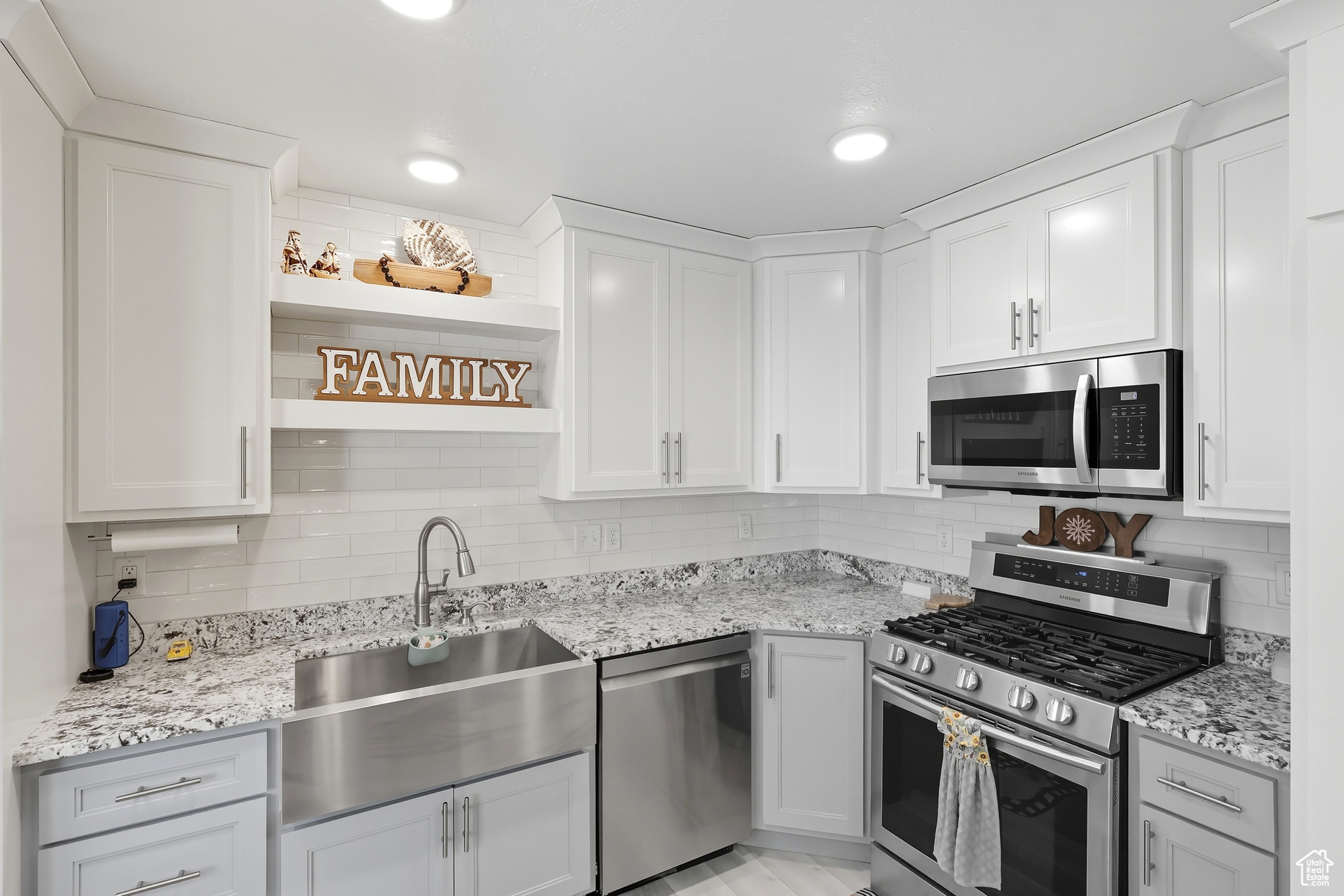 OAKWOOD ESTATES - Residential