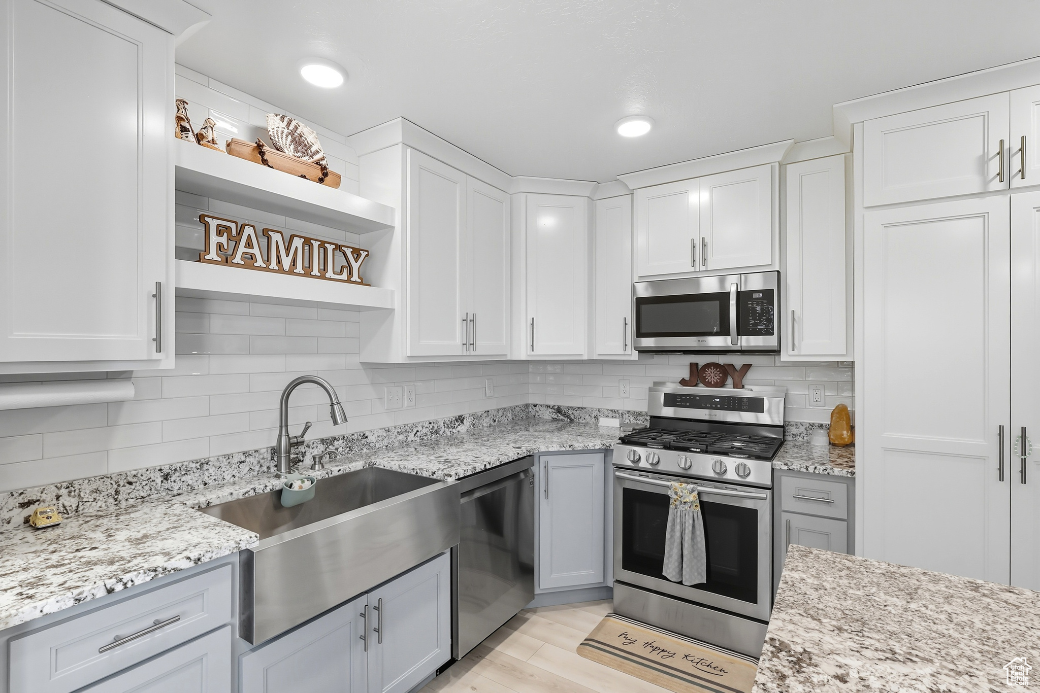 OAKWOOD ESTATES - Residential
