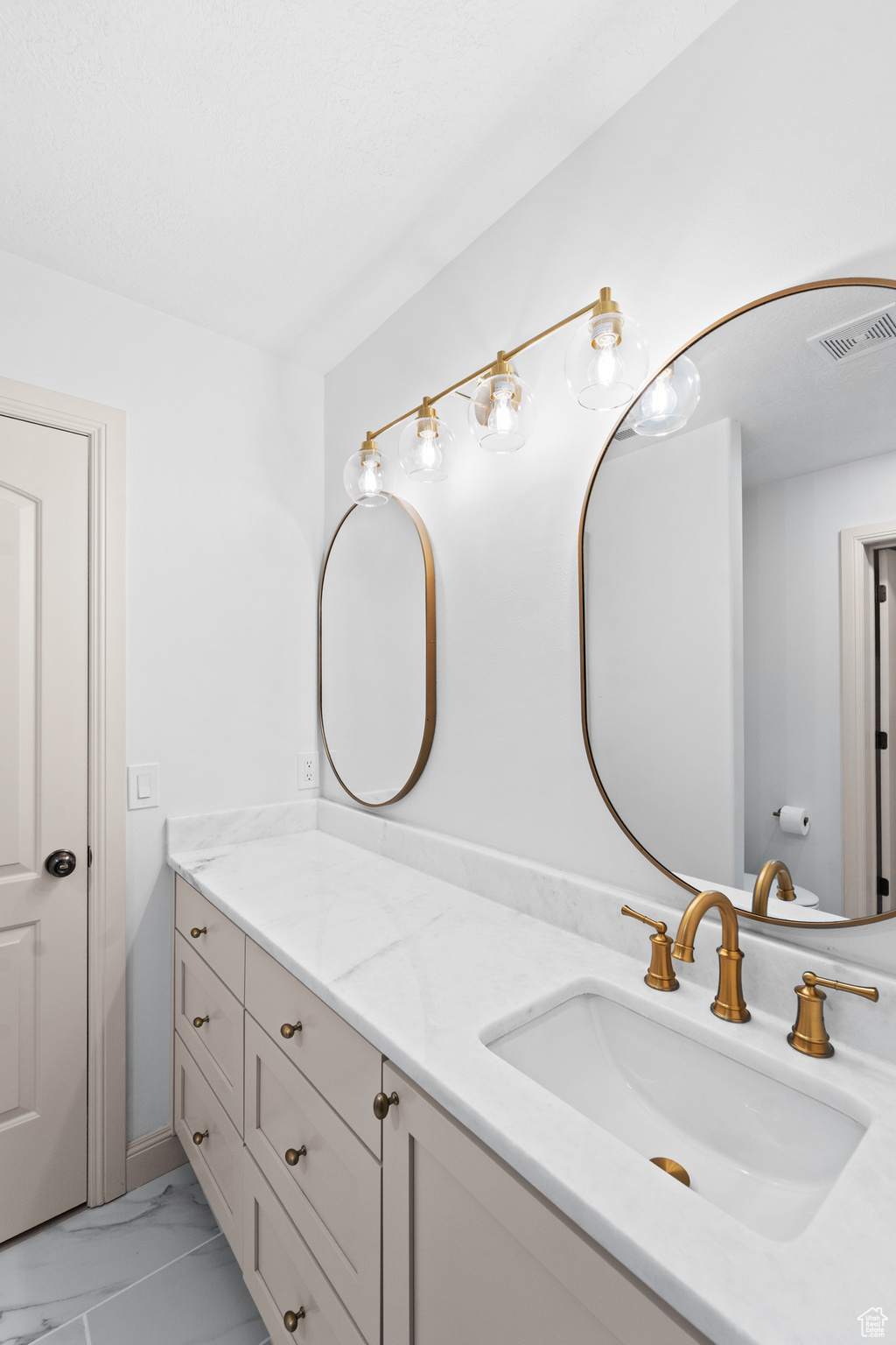 HEALEY HEIGHTS - Residential