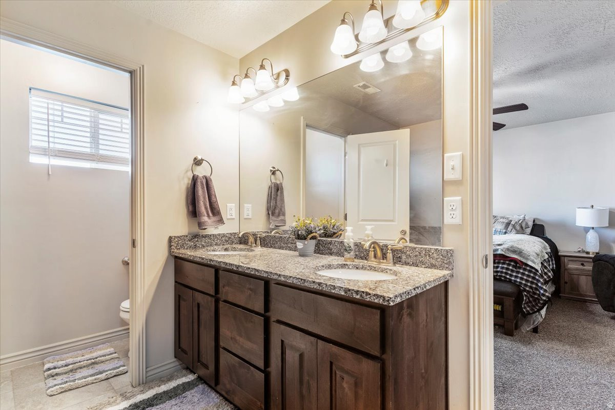 SANDY POINT TOWNHOME - Residential