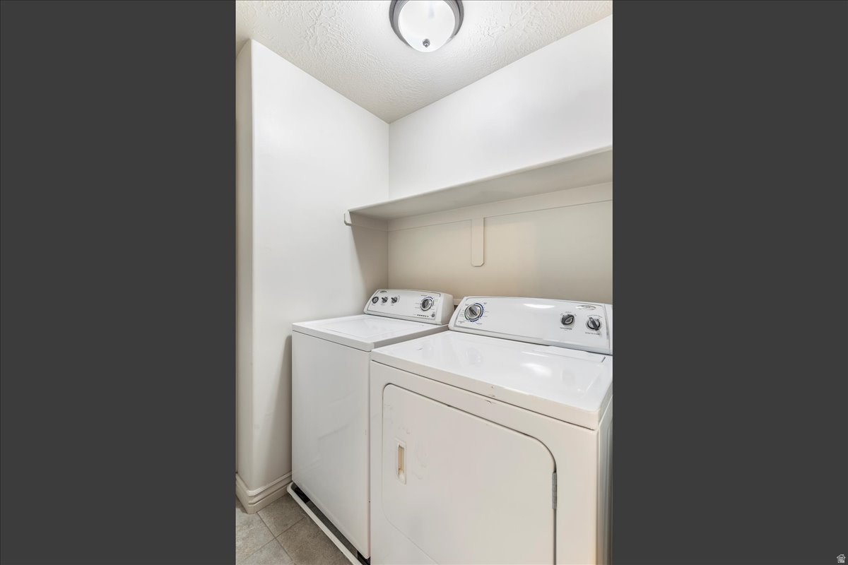 SANDY POINT TOWNHOME - Residential