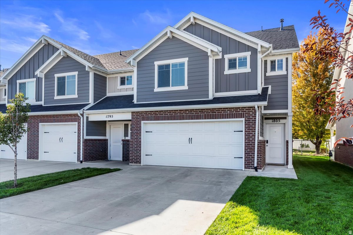 SANDY POINT TOWNHOME - Residential