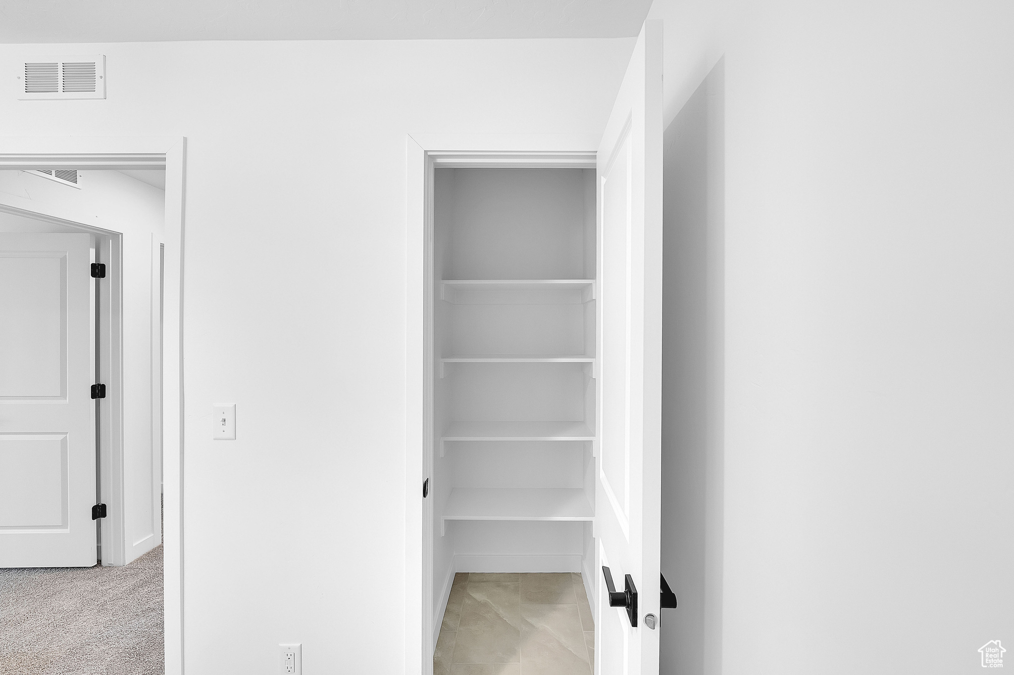 PONY EXPRESS ESTATES - Residential