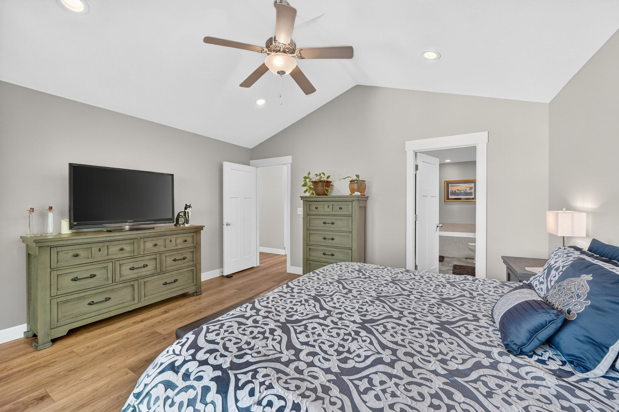 COTTAGES ON 78TH - Residential