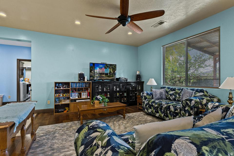 CLUFF MINOR SUBDIVISION - Residential