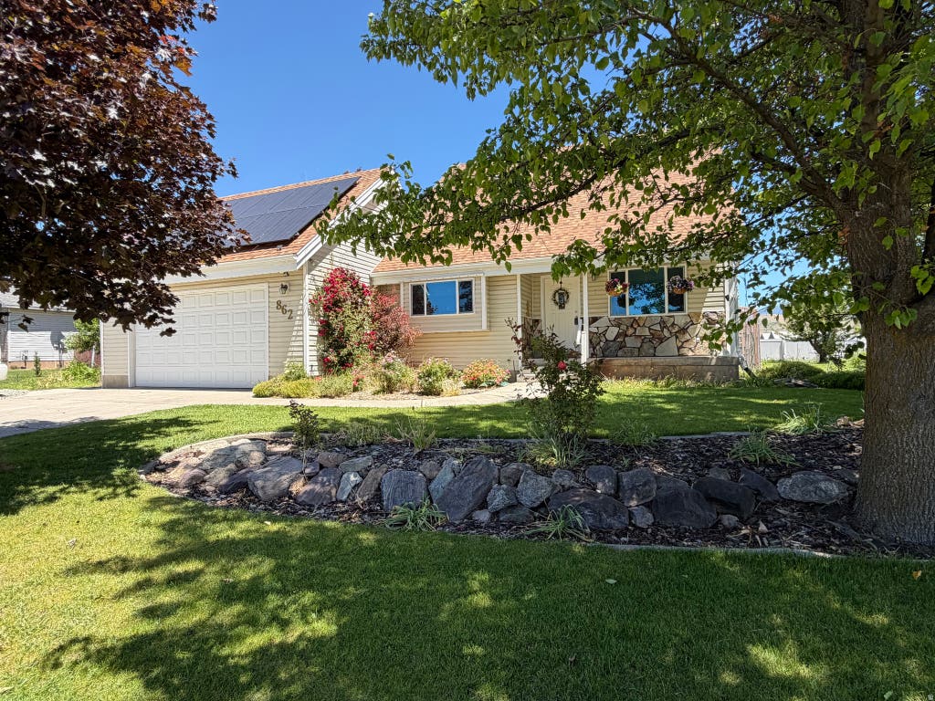 Photo of 862 S 1150 E, Preston, ID 83263 (MLS # 2165863)
