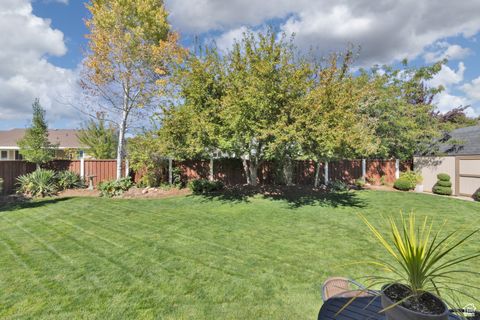 Tiny photo for 859 E 2125 N, Lehi, UT 84043 (MLS # 2117110)