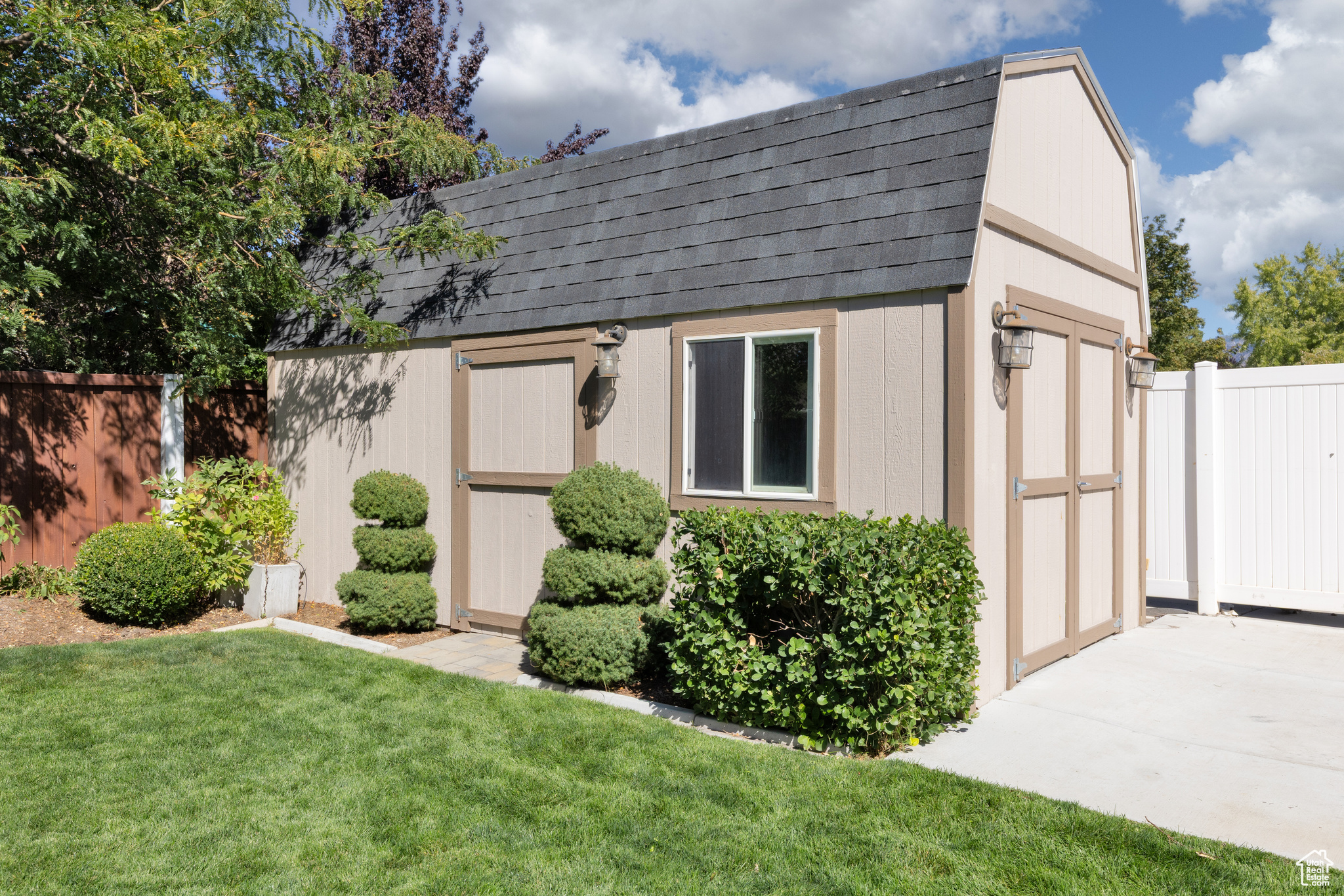 SUMMER CREST - Residential