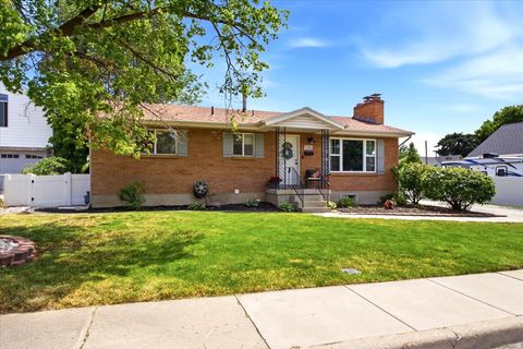 Tiny photo for 126 E 200 N, Bountiful, UT 84010 (MLS # 2169357)