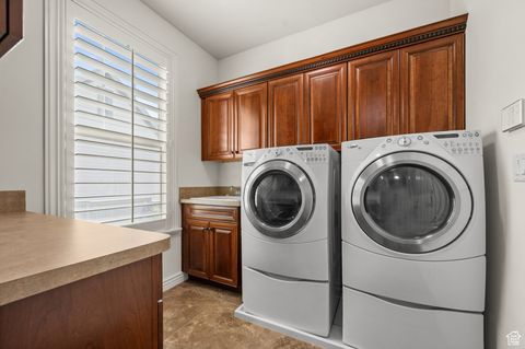 Tiny photo for 4627 W ZIG ZAG RD, South Jordan, UT 84009 (MLS # 2079443)