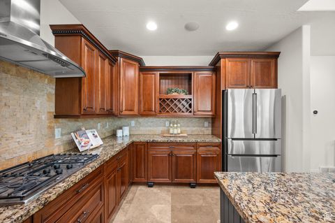 Tiny photo for 4627 W ZIG ZAG RD, South Jordan, UT 84009 (MLS # 2079443)