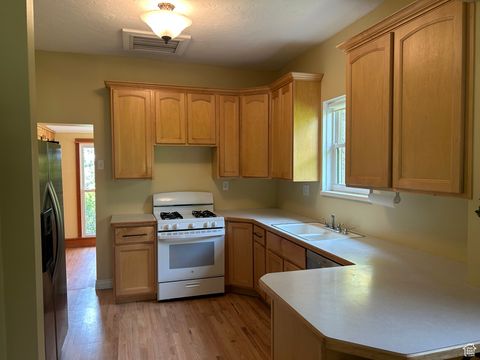 Tiny photo for 722 E 7TH AVE, Salt Lake City, UT 84103 (MLS # 2110035)