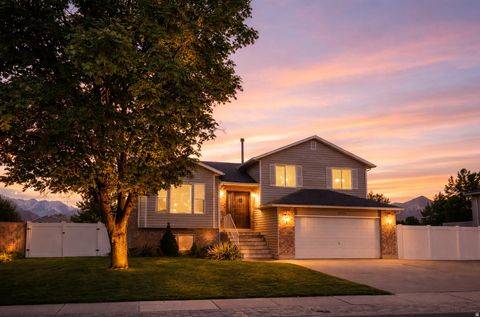 Photo of 5906 S 4075 W, Roy, UT 84067 (MLS # 2151326)
