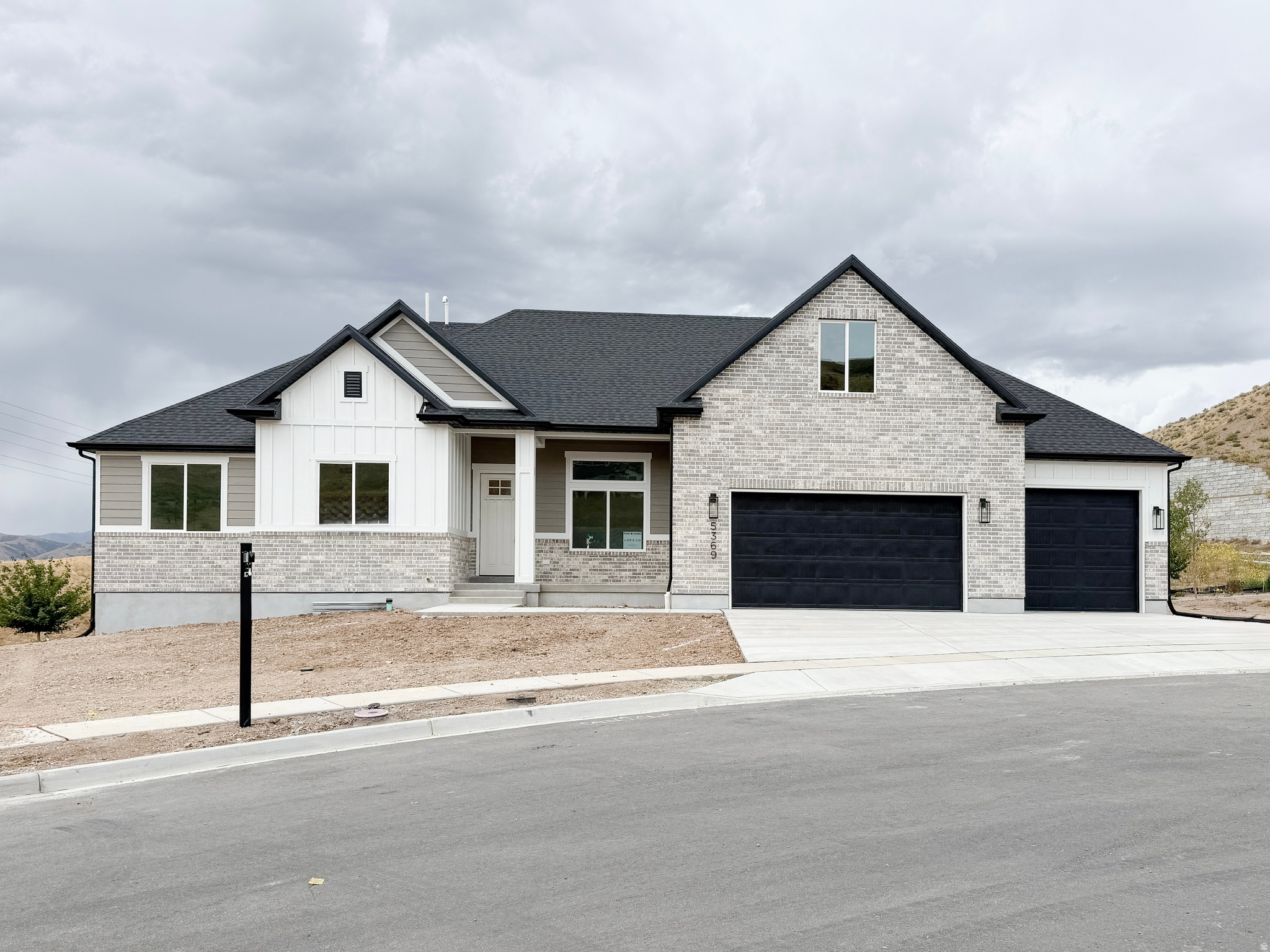 FOX CANYON - Residential