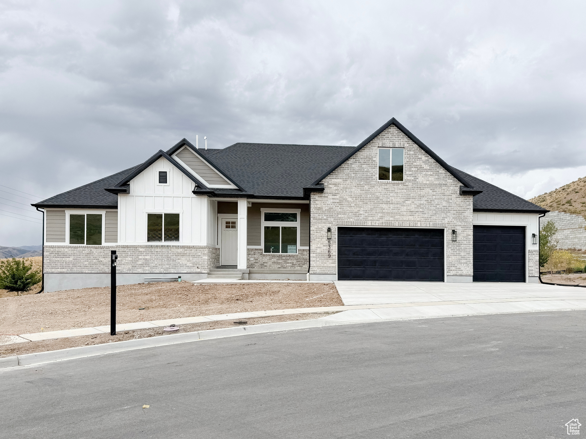 FOX CANYON - Residential