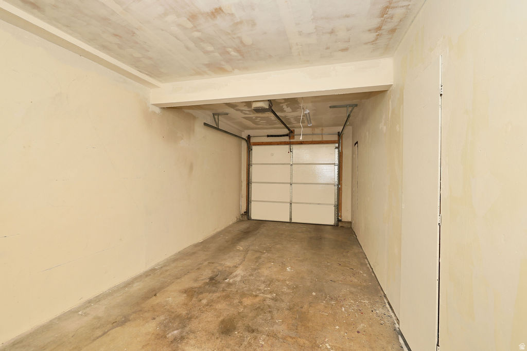 MEADOWBROOK CONDM VI - Residential