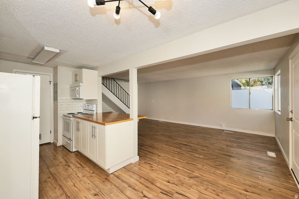 MEADOWBROOK CONDM VI - Residential