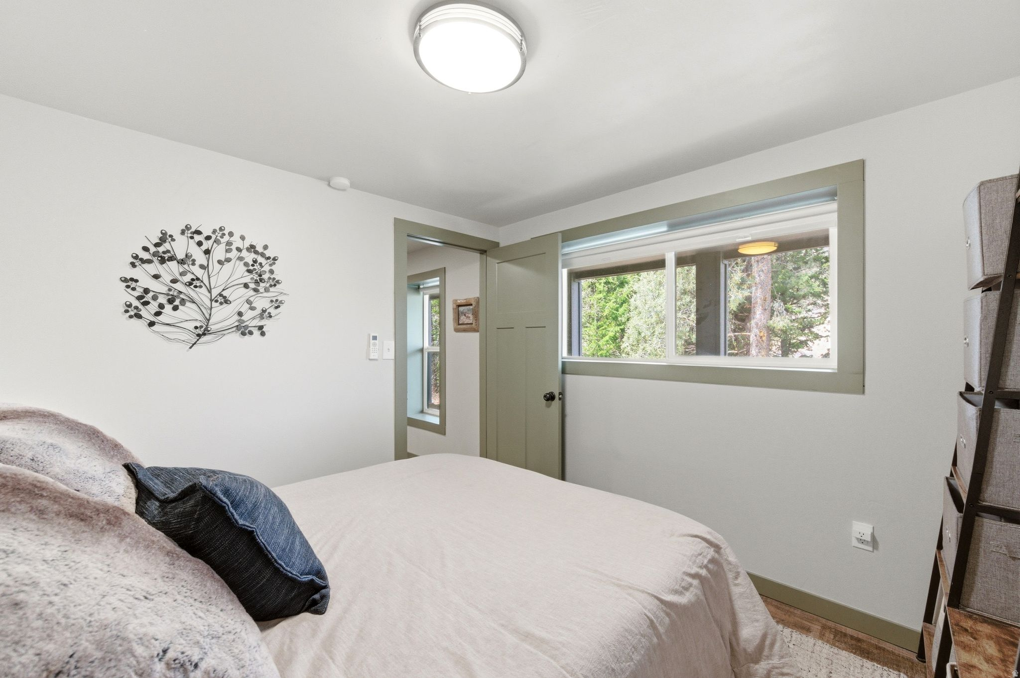 HIDDEN LAKE - Residential