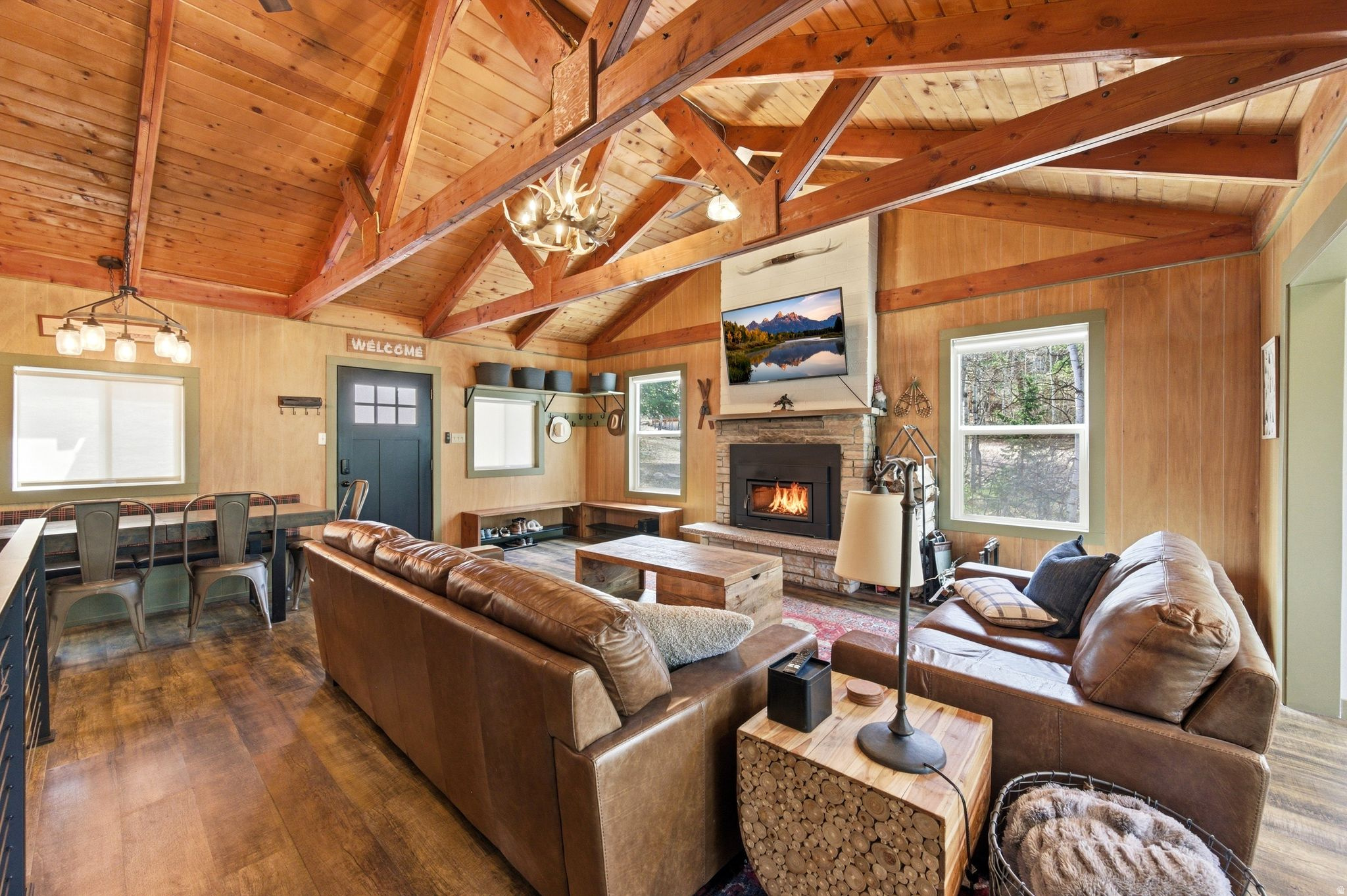 HIDDEN LAKE - Residential