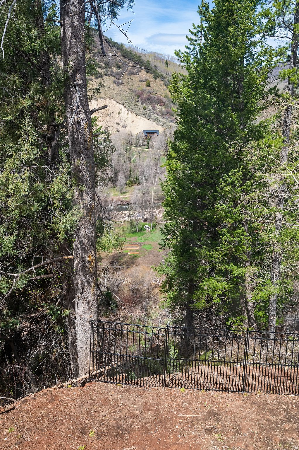 HIDDEN LAKE - Residential