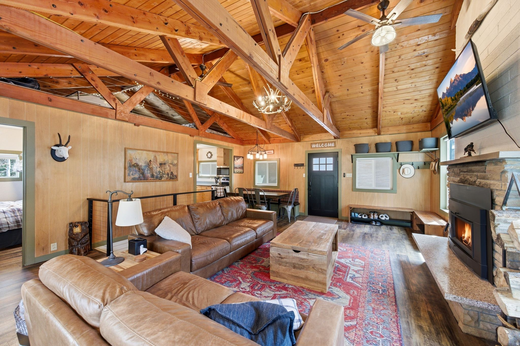 HIDDEN LAKE - Residential