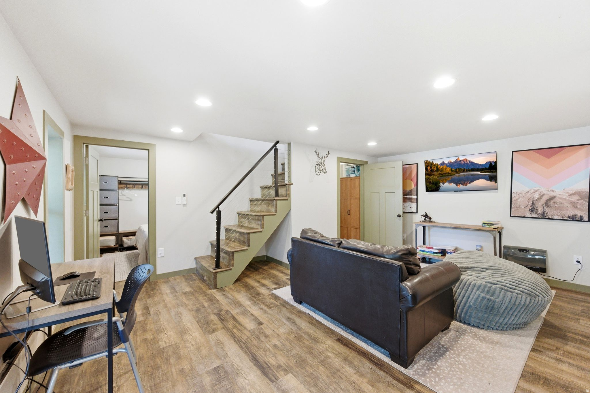 HIDDEN LAKE - Residential