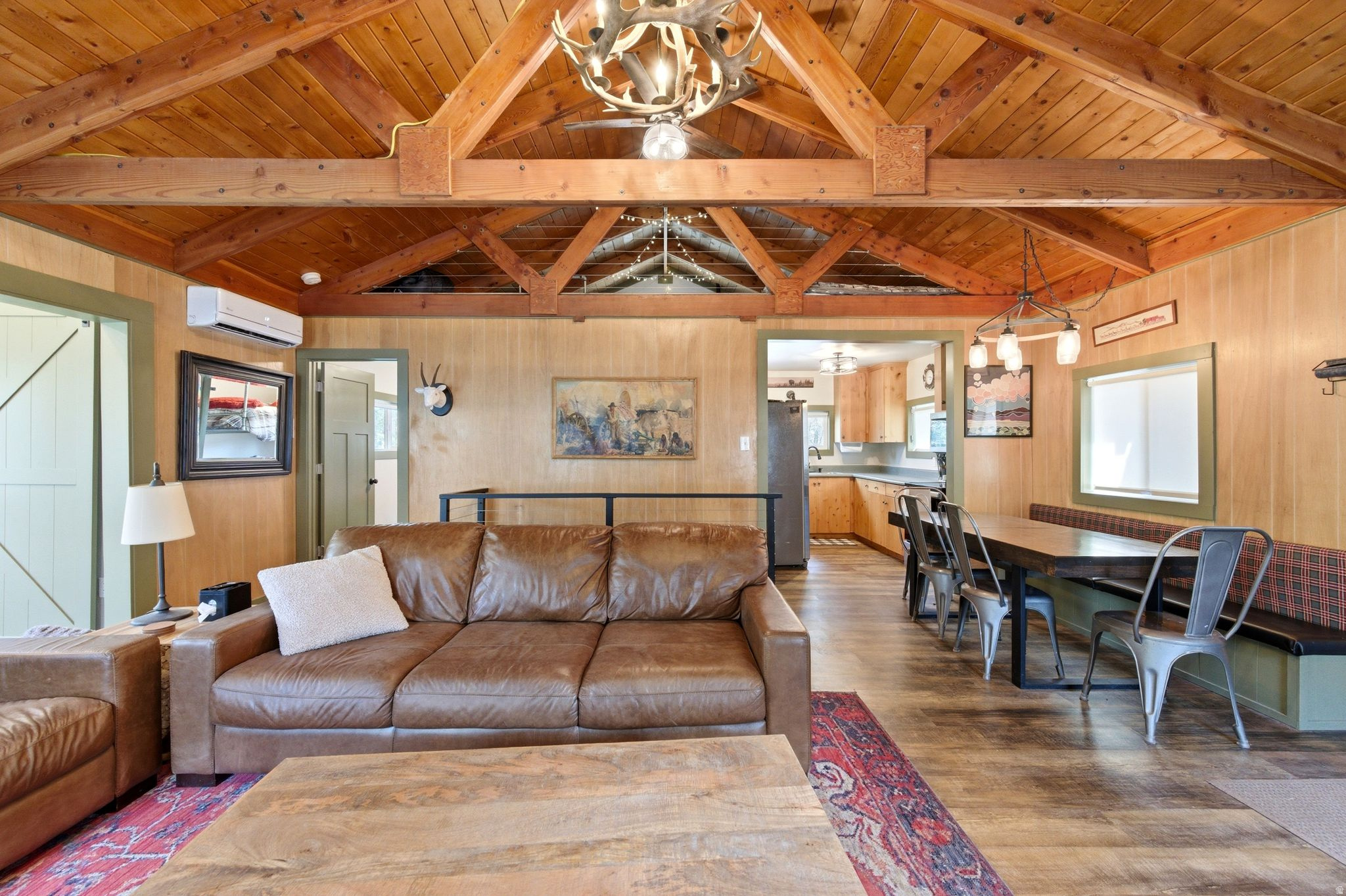 HIDDEN LAKE - Residential