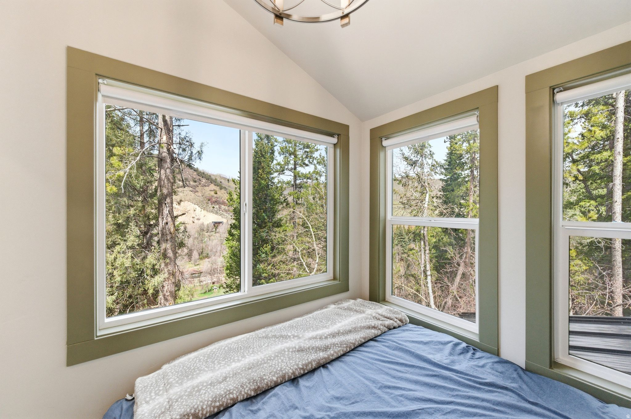 HIDDEN LAKE - Residential